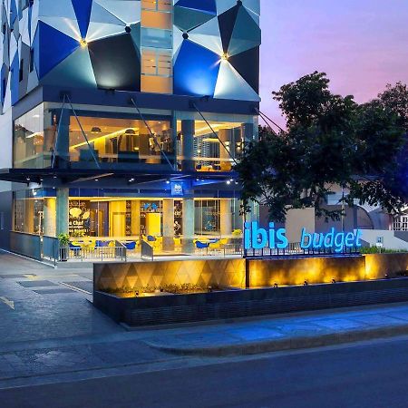 Ibis Budget Чиребон Экстерьер фото