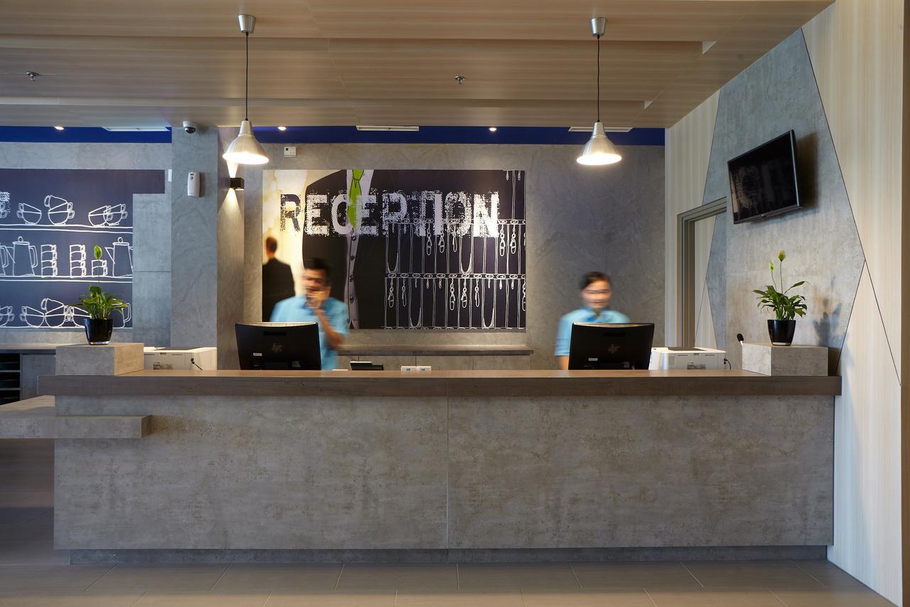 Ibis Budget Чиребон Экстерьер фото
