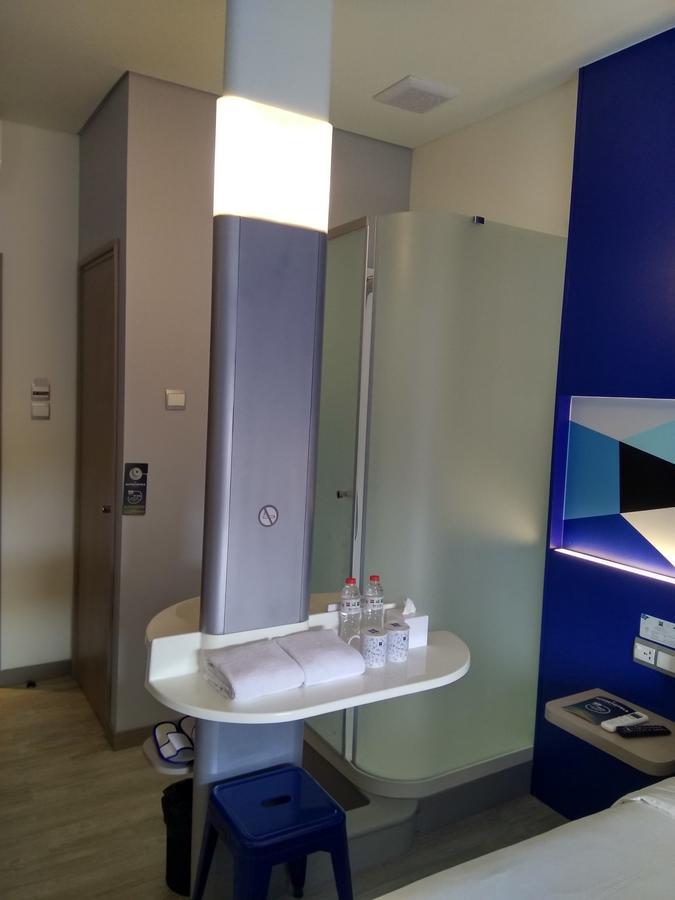 Ibis Budget Чиребон Экстерьер фото
