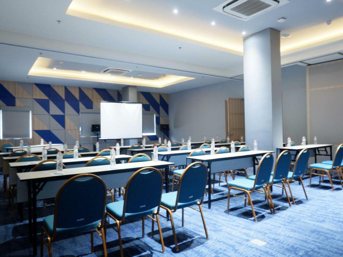 Ibis Budget Чиребон Экстерьер фото