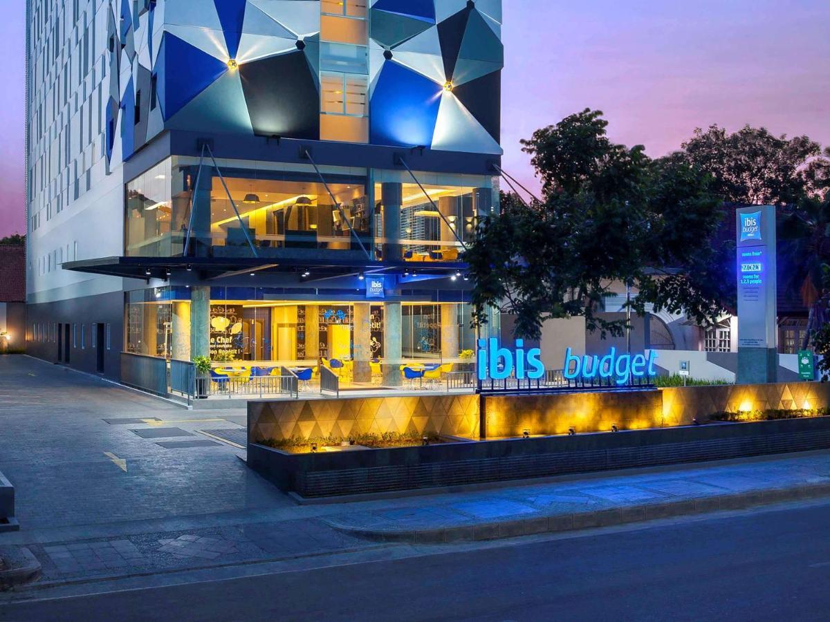 Ibis Budget Чиребон Экстерьер фото